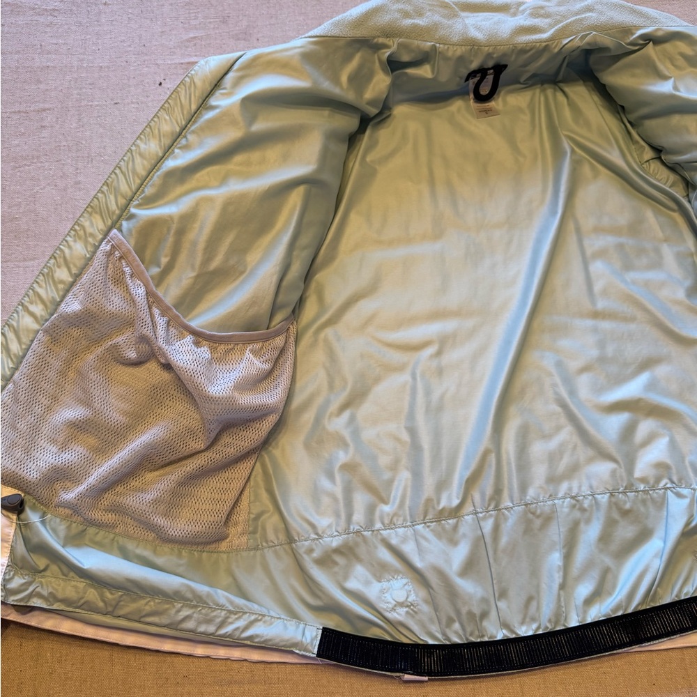 Women’s Patagonia White Winter Jacket - Picture 8 of 10